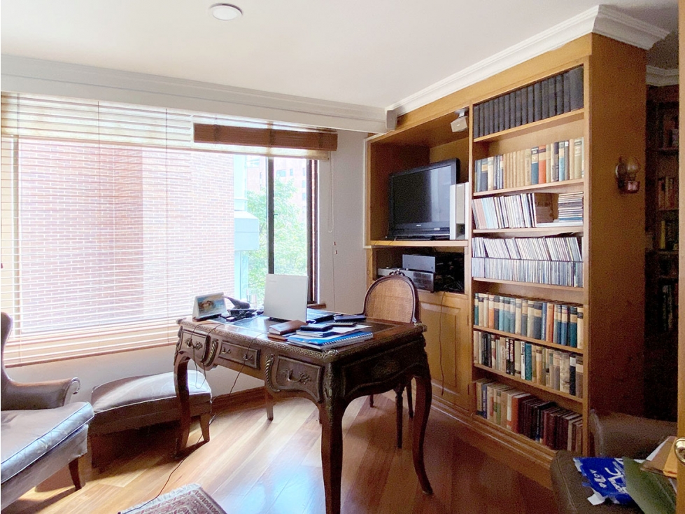Apartamento en venta en Los Rosales, Bogotá · foto 8 de 13
