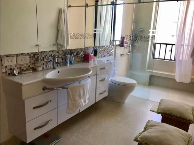 Apartamento de 4 alcobas en arriendo en Bocagrande, Cartagena, 290 m² · foto 18 de 24