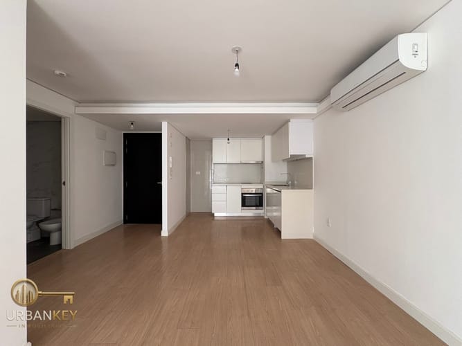 ALQUILER APARTAMENTO 1 DORMITORIO Y 2 TERRAZAS EN CENTRO BARRIO SUR A MTS RAMBLA · Foto 2