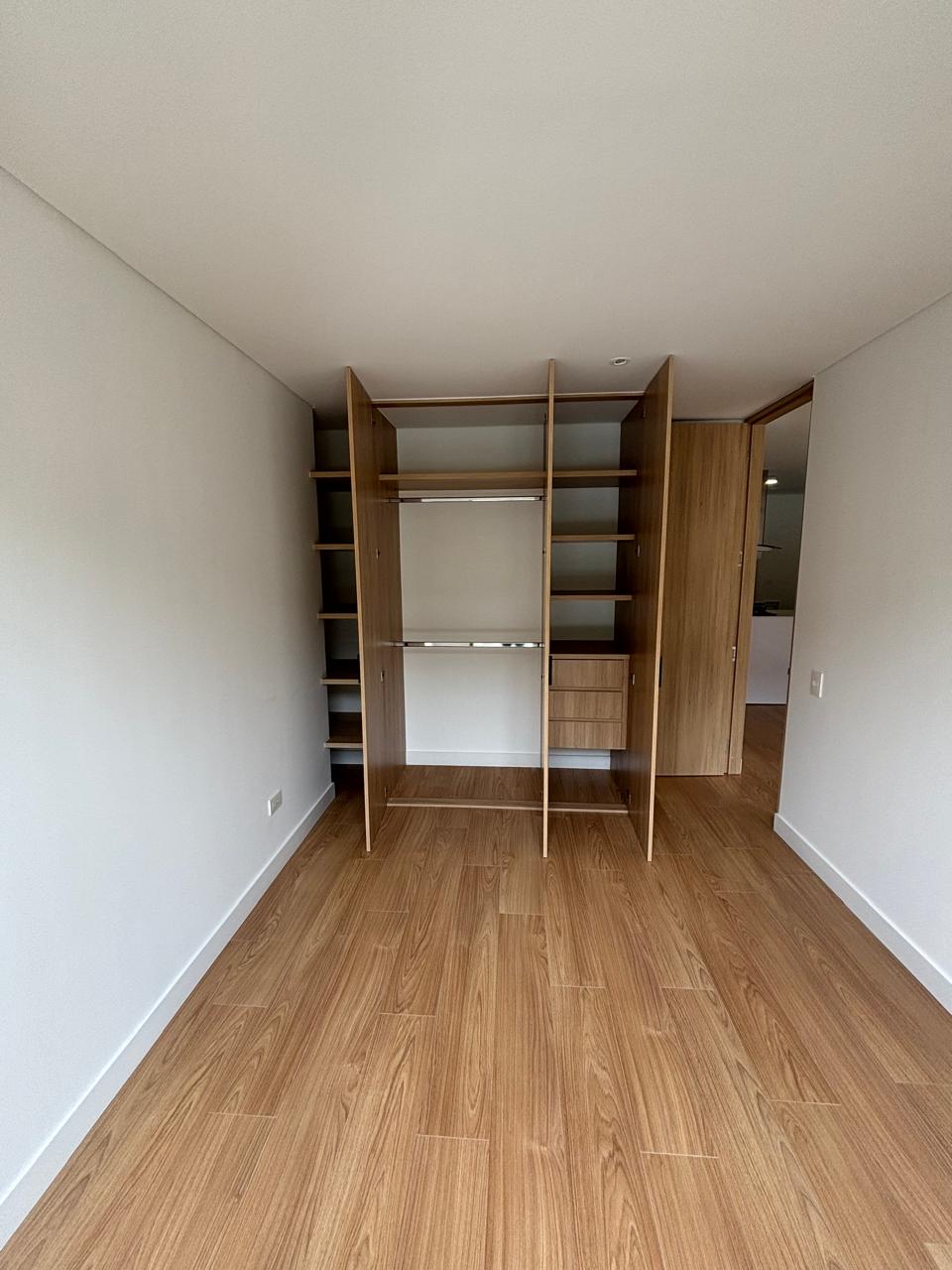 Apartamento en venta en Bosque De Pinos, Bogotá · foto 6 de 12
