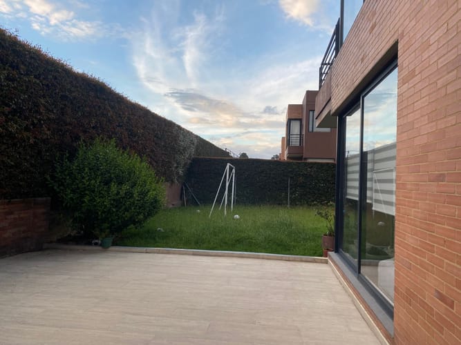 Casa de 5 alcobas en venta en Siberia, Cota, 295 m² · foto 2 de 13