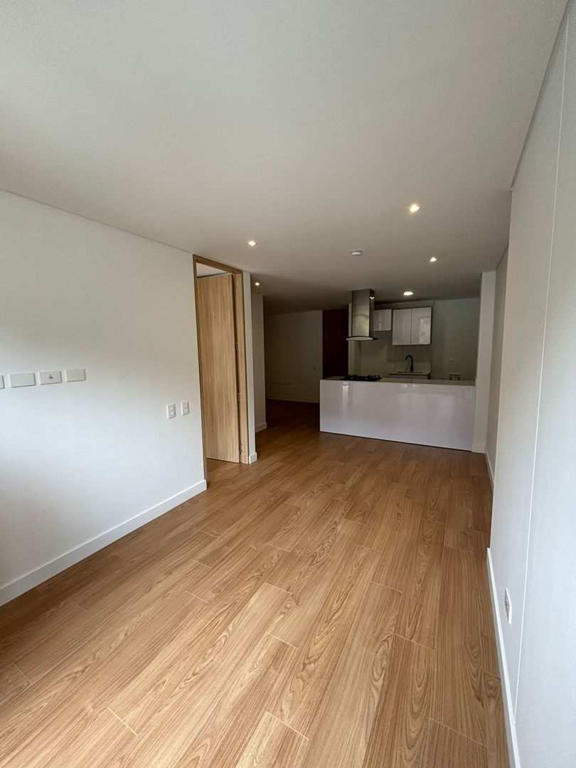 Apartamento en venta en Bosque De Pinos, Bogotá · foto 2 de 13