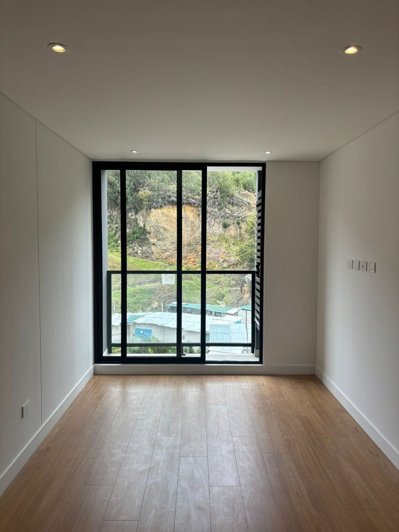 Apartamento en venta en Bosque De Pinos, Bogotá · foto 3 de 13