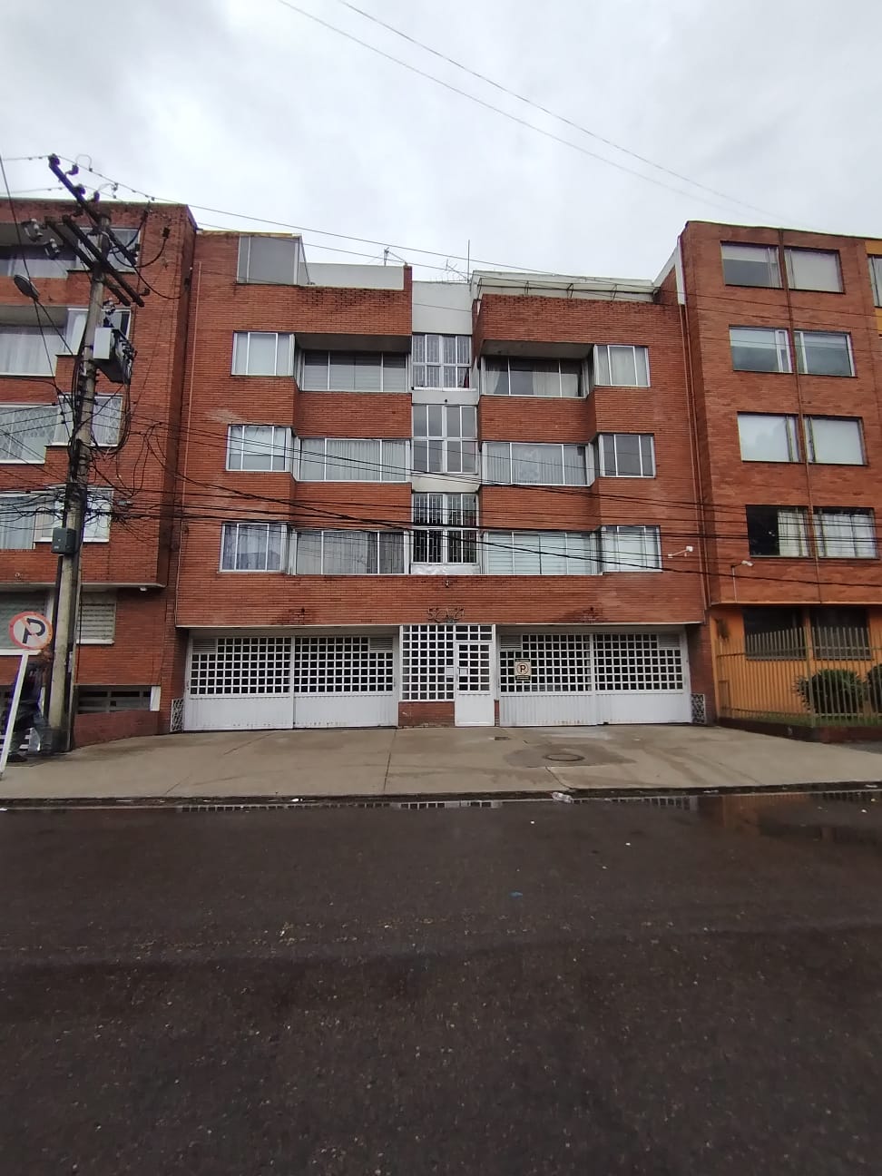 Apartamento en venta en Engativá, Bogotá · foto 2 de 24