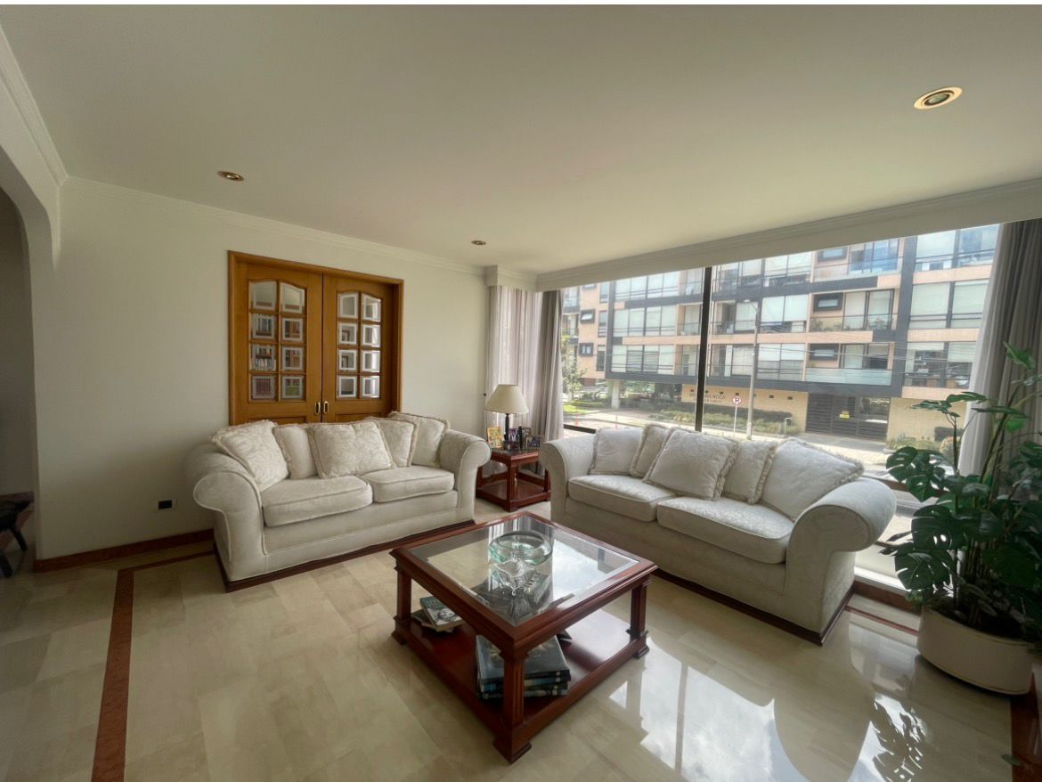 Apartamento en venta en Chicó Navarra, Bogotá · foto 2 de 19