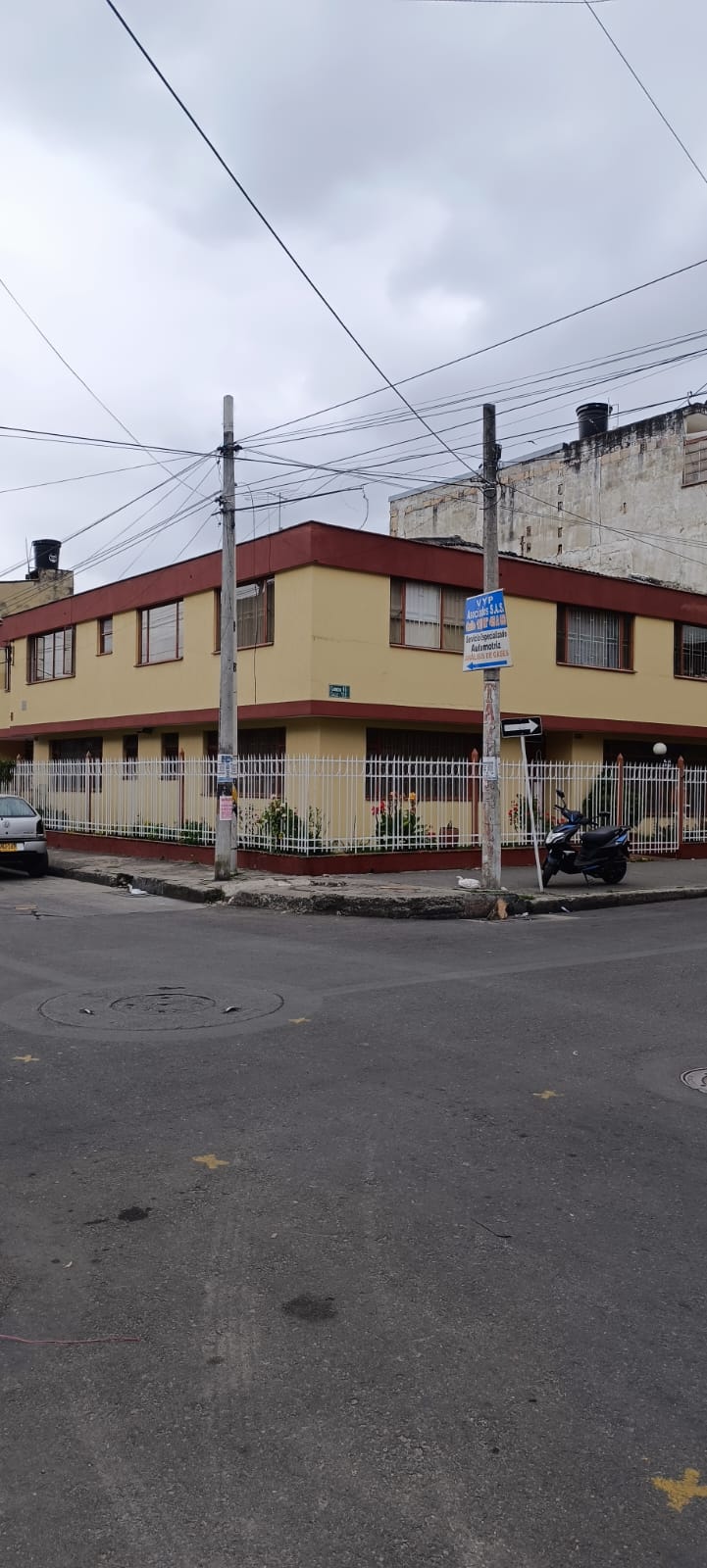 Casa en venta en Prado Veraniego, Bogotá · foto 2 de 24