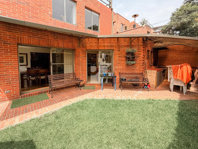Casa de 4 alcobas en venta en Cerros De Suba, Bogotá, 310 m² · foto 3 de 21