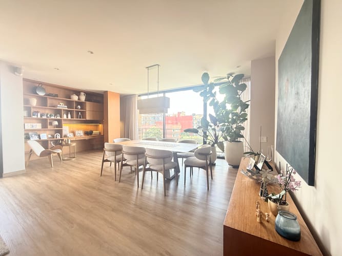 Apartamento de 3 alcobas en venta en Santa Paula, Bogotá, 254 m² · foto 2 de 24