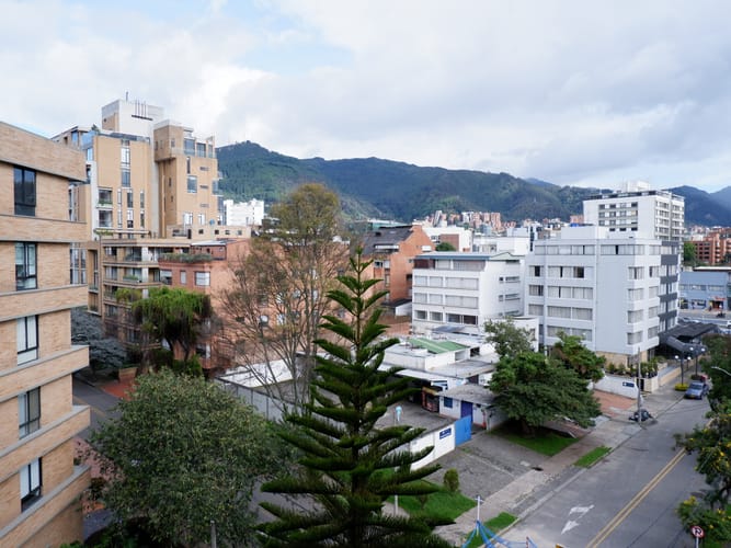 Apartamento de 2 alcobas en venta en Chicó Navarra, Bogotá, 97 m² · foto 2 de 24