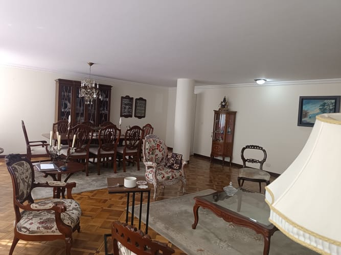 Apartamento de 3 alcobas en venta en Chico Norte, Bogotá, 187 m² · foto 2 de 14