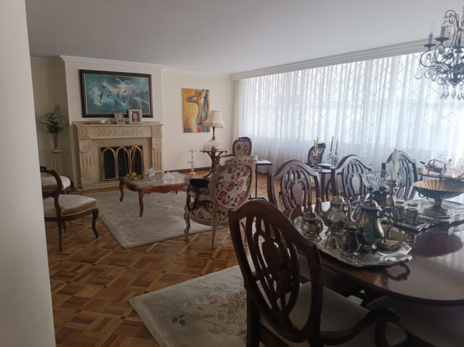 Apartamento de 3 alcobas en venta en Chico Norte, Bogotá, 187 m² · foto 4 de 14