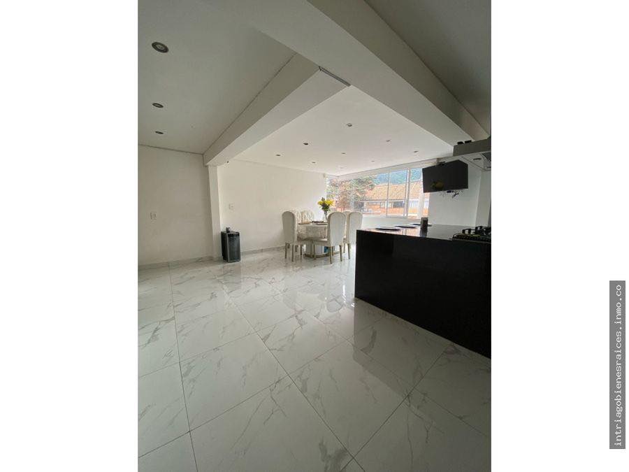 Casa en venta en Santa Barbara, Bogotá · foto 2 de 16
