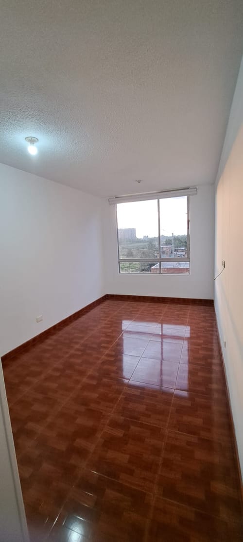 Apartamento de 3 alcobas en arriendo en Engativá, Bogotá, 50 m² · foto 2 de 12