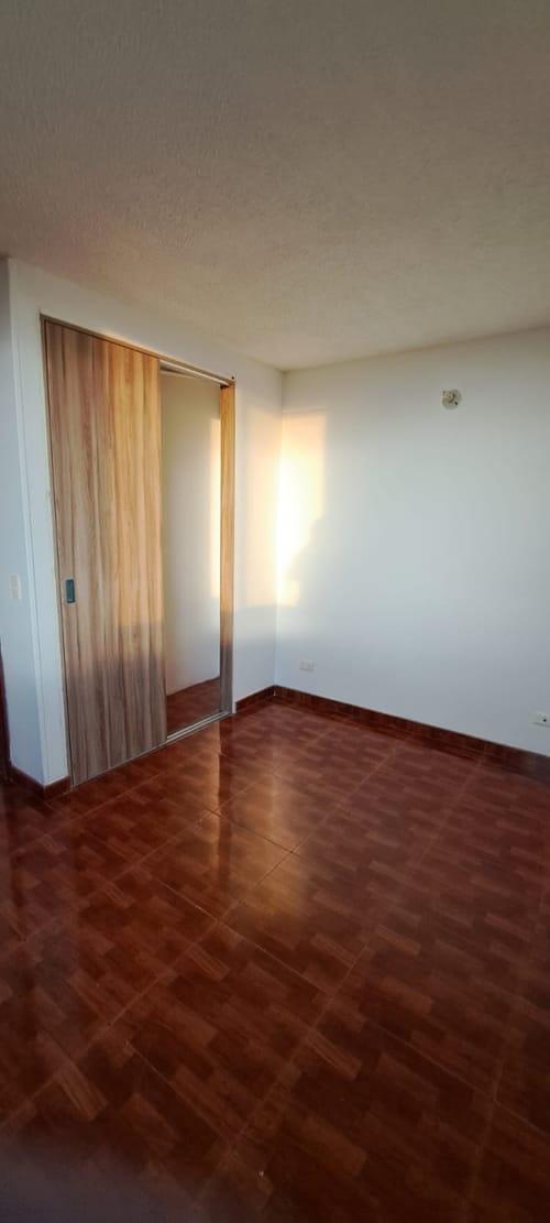 Apartamento de 3 alcobas en arriendo en Engativá, Bogotá, 50 m² · foto 10 de 12