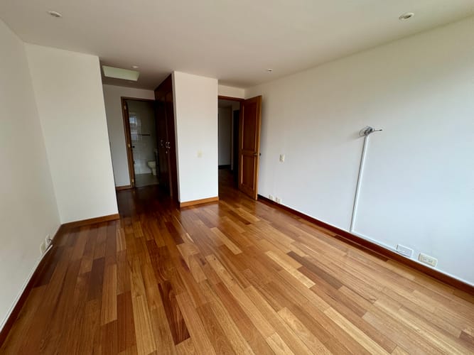 Apartamento de 3 alcobas en venta en Chico Norte, Bogotá, 114 m² · foto 5 de 18