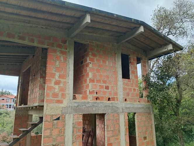Lote en venta en El Libano, La Calera, 2500 m² · foto 4 de 12