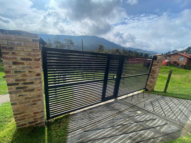 Lote en venta en El Libano, La Calera, 2500 m² · foto 10 de 12