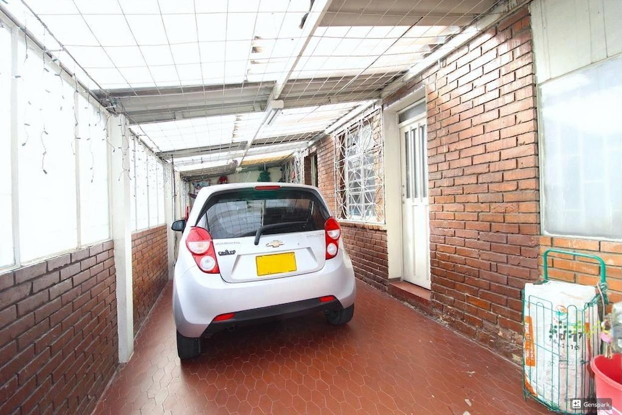 Casa en venta en Quinta Paredes, Bogotá · foto 16 de 19