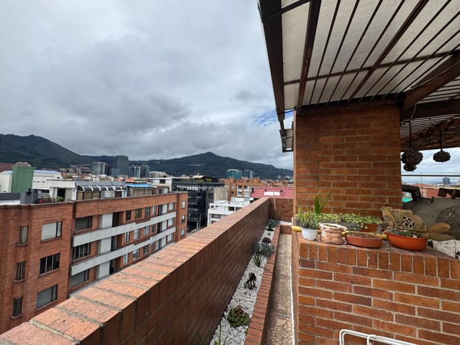Apartamento de 3 alcobas en venta en Santa Barbara, Bogotá, 239 m² · foto 4 de 9
