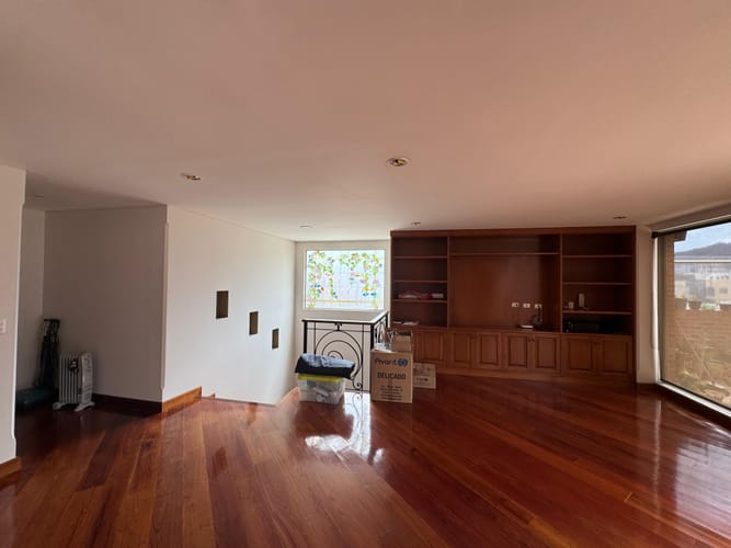 Apartamento de 3 alcobas en venta en Santa Barbara, Bogotá, 239 m² · foto 9 de 9