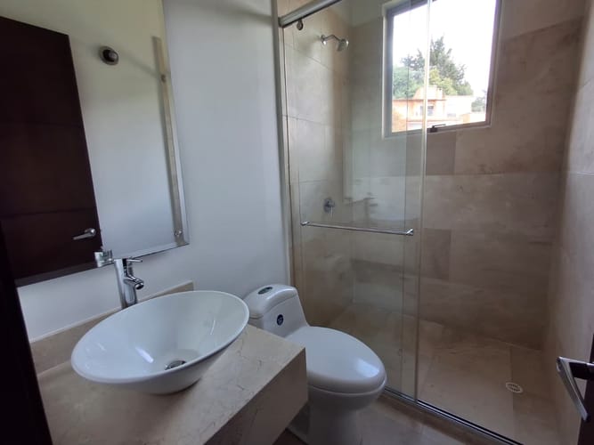 Casa de 5 alcobas en venta en Yerbabuena, Sopó, 336 m² · foto 9 de 24