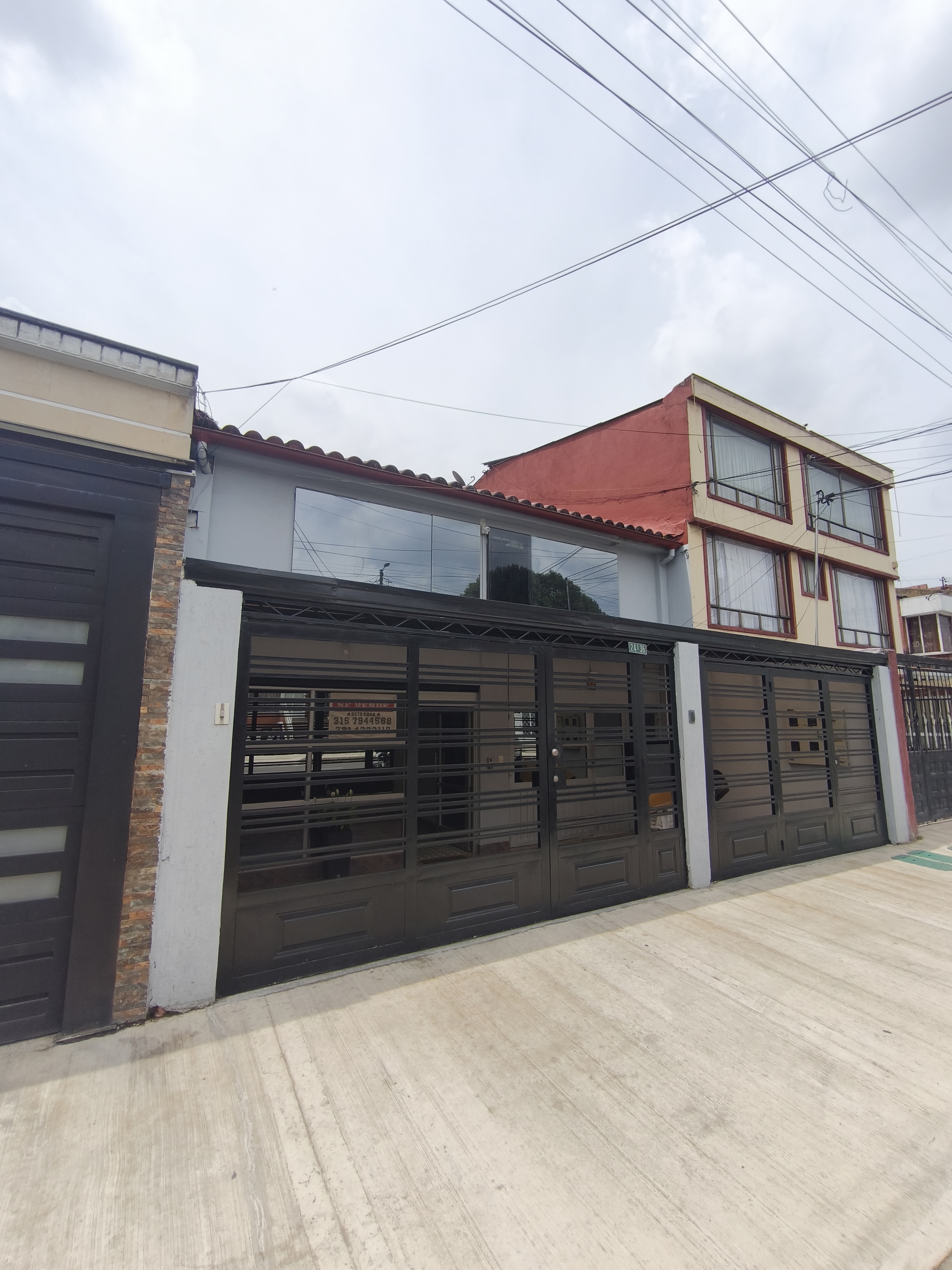 Casa en venta en Fontibon, Bogotá · foto 2 de 19