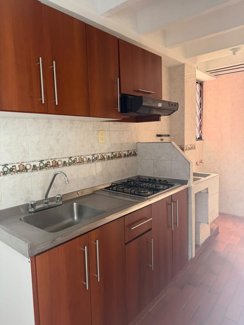 Apartamento de 3 alcobas en venta en Los Rosales, Floridablanca, 70 m² · foto 2 de 8