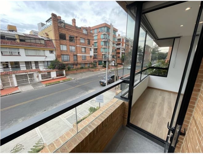 Apartamento de 2 alcobas en venta en Santa Barbara, Bogotá, 116 m² · foto 2 de 22