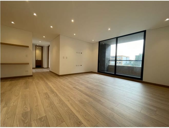 Apartamento de 3 alcobas en venta en Santa Barbara, Bogotá, 127 m² · foto 2 de 24