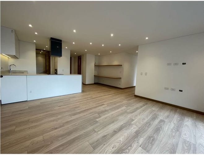Apartamento de 3 alcobas en venta en Santa Barbara, Bogotá, 127 m² · foto 6 de 24