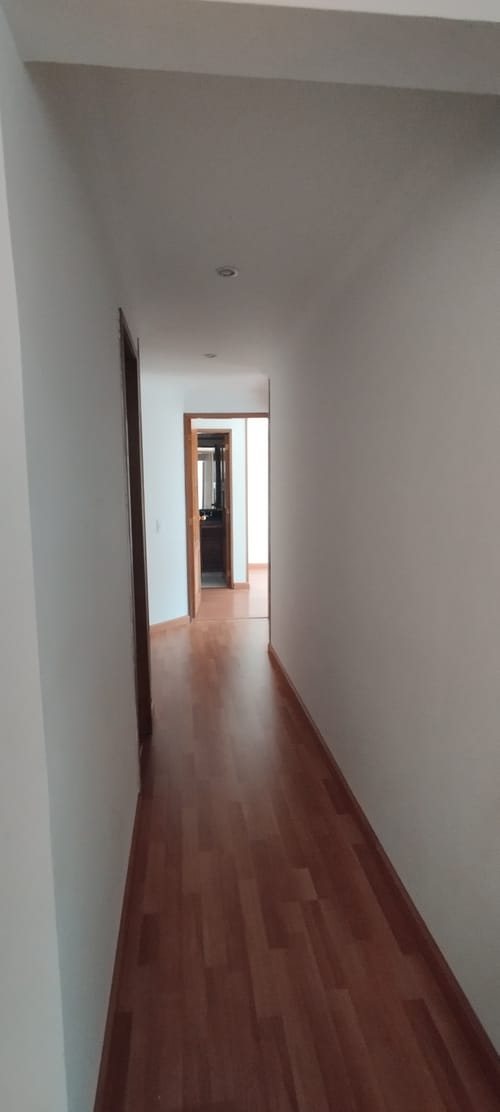 Apartamento de 2 alcobas en venta en Chico Norte, Bogotá, 84 m² · foto 2 de 6