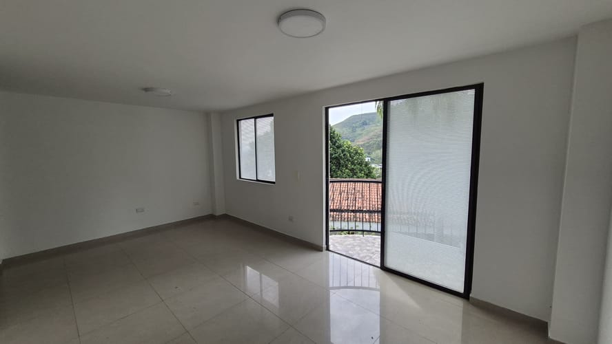 $300.000.000 en Sector La Luisa Bella Suiza