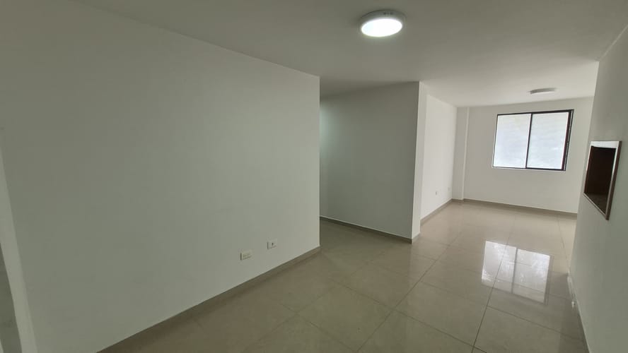 Apartamento de 3 alcobas en venta en Sector La Luisa Bella Suiza, Cali, 92 m² · foto 4 de 19