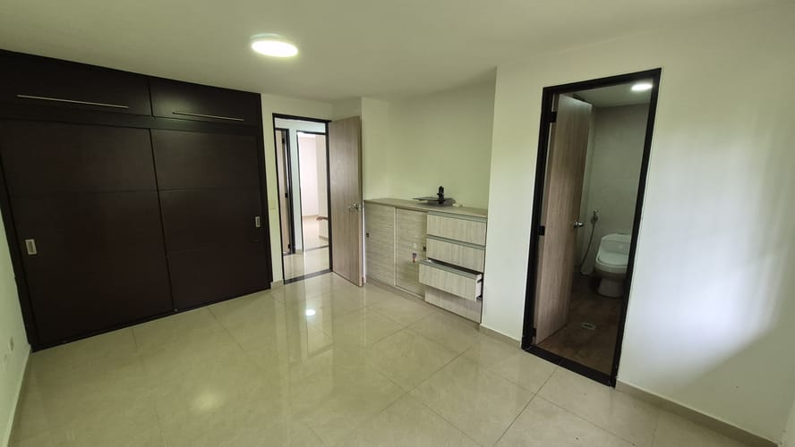 Apartamento de 3 alcobas en venta en Sector La Luisa Bella Suiza, Cali, 92 m² · foto 6 de 19