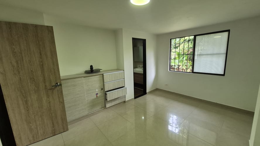 Apartamento de 3 alcobas en venta en Sector La Luisa Bella Suiza, Cali, 92 m² · foto 7 de 19