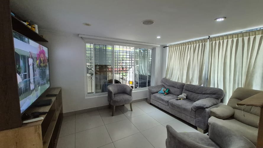 Casa de 5 alcobas en venta en Urbanizacion La Merced, Cali, 500 m² · foto 3 de 20