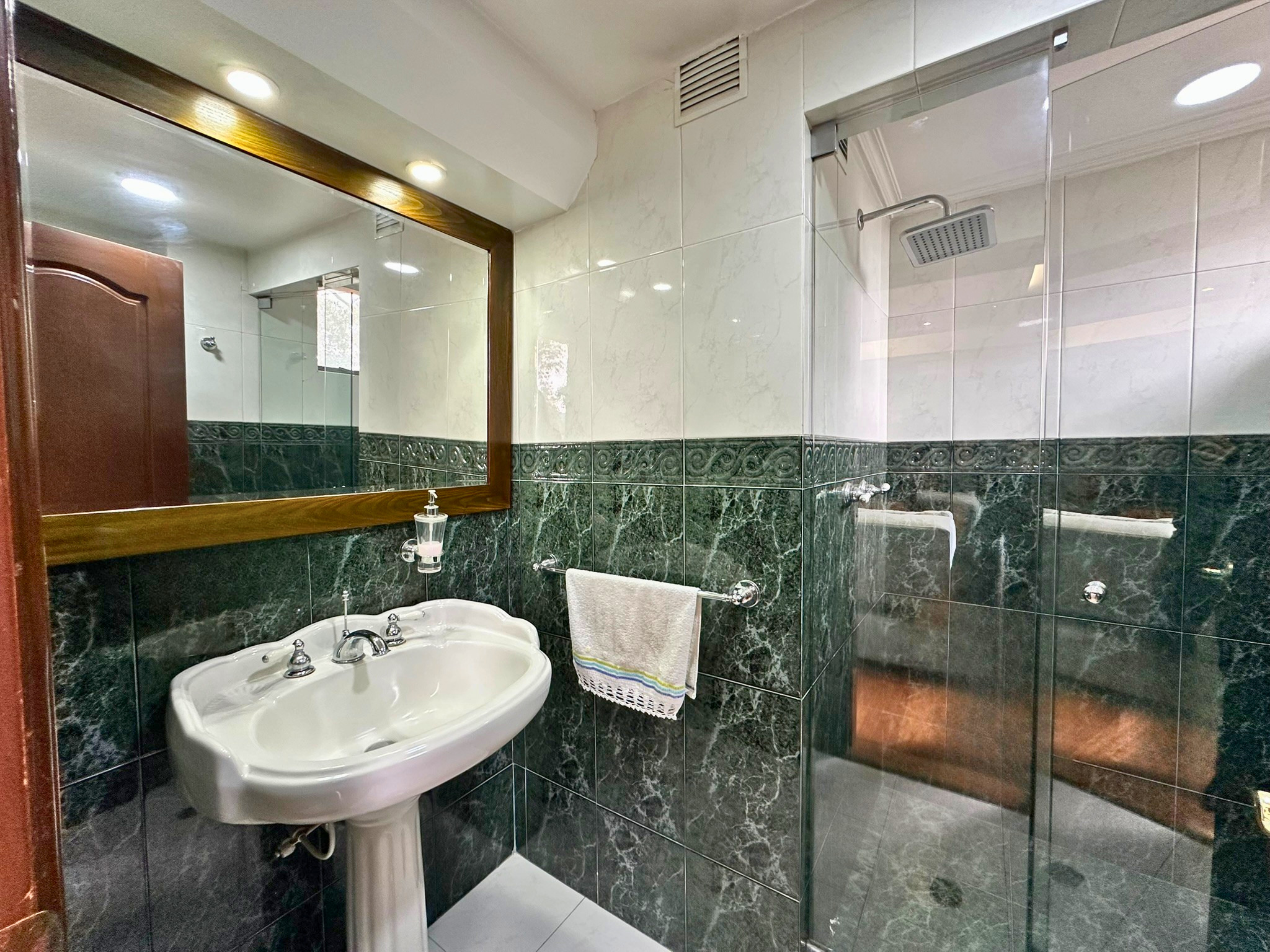 Casa en venta en Cerros De Suba, Bogotá · foto 10 de 24
