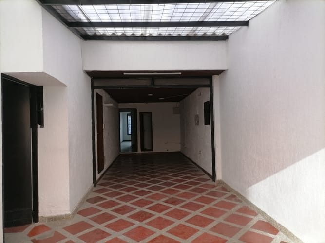 Casa de 3 alcobas en venta en Alhambra, Bogotá, 250 m² · foto 2 de 17
