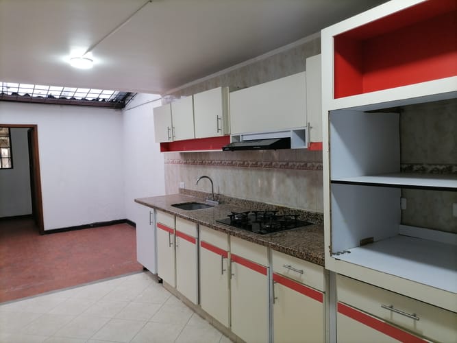 Casa de 3 alcobas en venta en Alhambra, Bogotá, 250 m² · foto 5 de 17