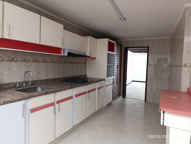 Casa de 3 alcobas en venta en Alhambra, Bogotá, 250 m² · foto 7 de 17