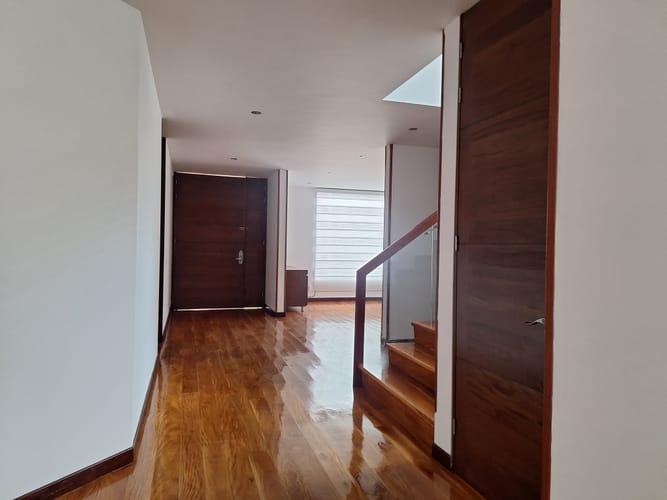 Casa de 5 alcobas en venta en San Jose De Bavaria, Bogotá, 550 m² · foto 7 de 24