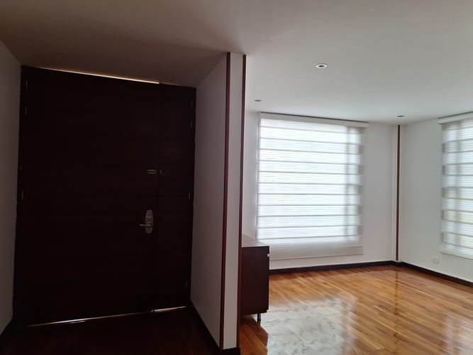 Casa de 5 alcobas en venta en San Jose De Bavaria, Bogotá, 550 m² · foto 8 de 24