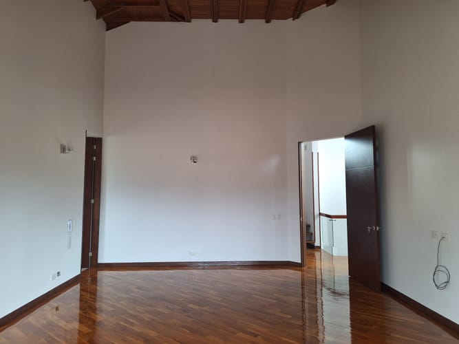 Casa de 5 alcobas en venta en San Jose De Bavaria, Bogotá, 550 m² · foto 22 de 24