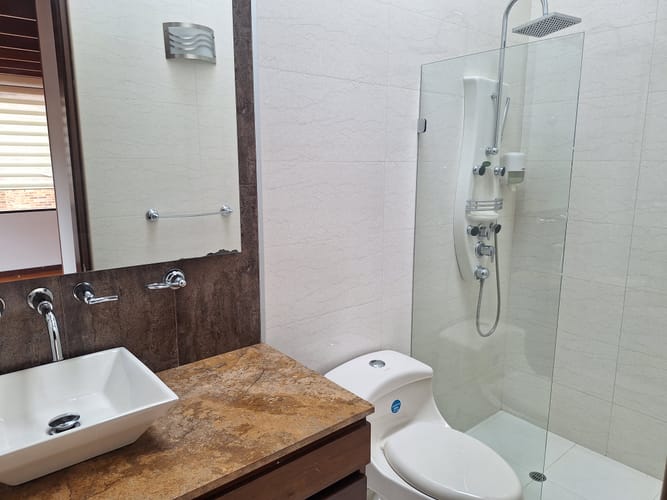 Casa de 5 alcobas en venta en San Jose De Bavaria, Bogotá, 550 m² · foto 24 de 24