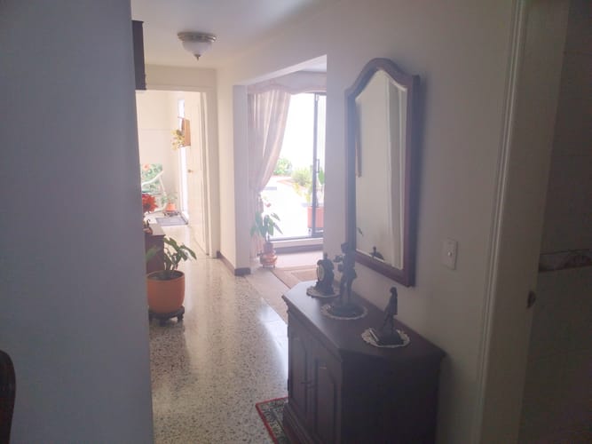 Casa de 4 alcobas en venta en Alhambra, Bogotá, 250 m² · foto 2 de 19