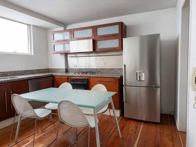 Apartamento de 2 alcobas en venta en Los Rosales, Bogotá, 144 m² · foto 12 de 16