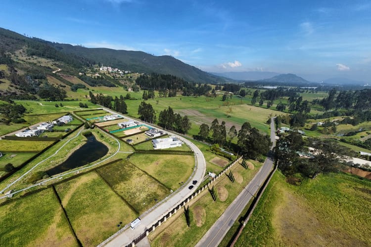 Lote en venta en La Violeta, Sopó, 2244 m² · foto 3 de 24