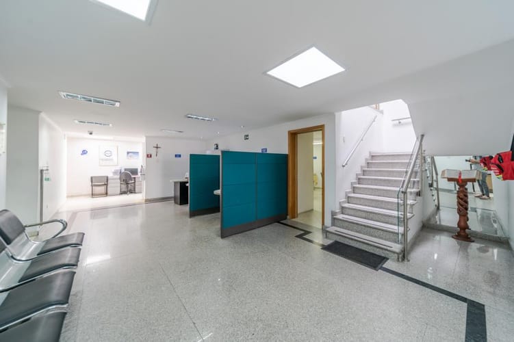 Casa de 15 alcobas en venta en Ilarco, Bogotá, 449 m² · foto 3 de 23