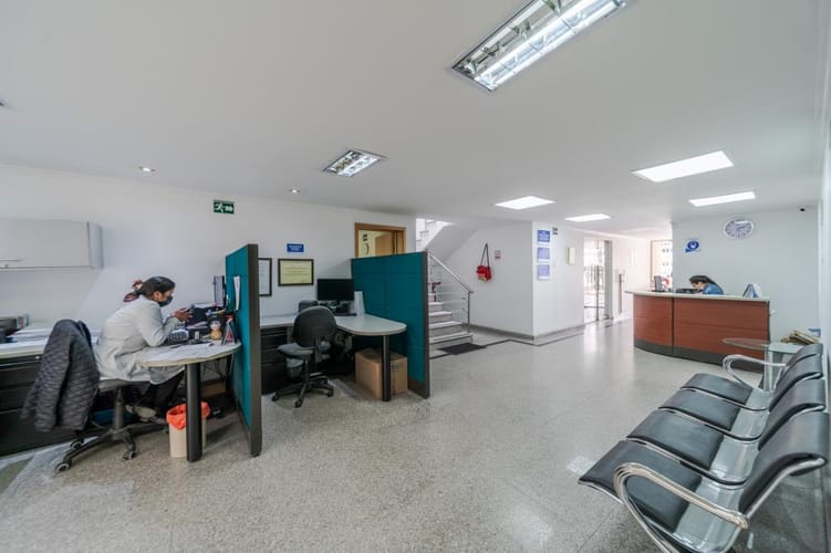 Casa de 15 alcobas en venta en Ilarco, Bogotá, 449 m² · foto 4 de 23