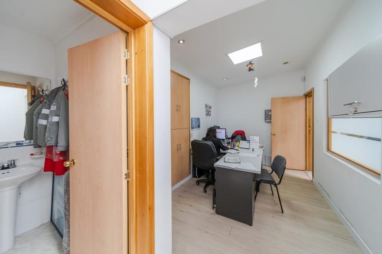 Casa de 15 alcobas en venta en Ilarco, Bogotá, 449 m² · foto 18 de 23
